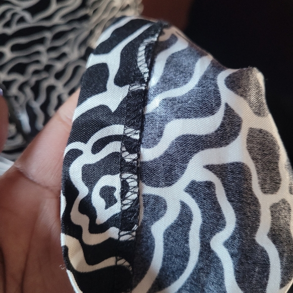 Black and White Beauty - Picture 7 of 7